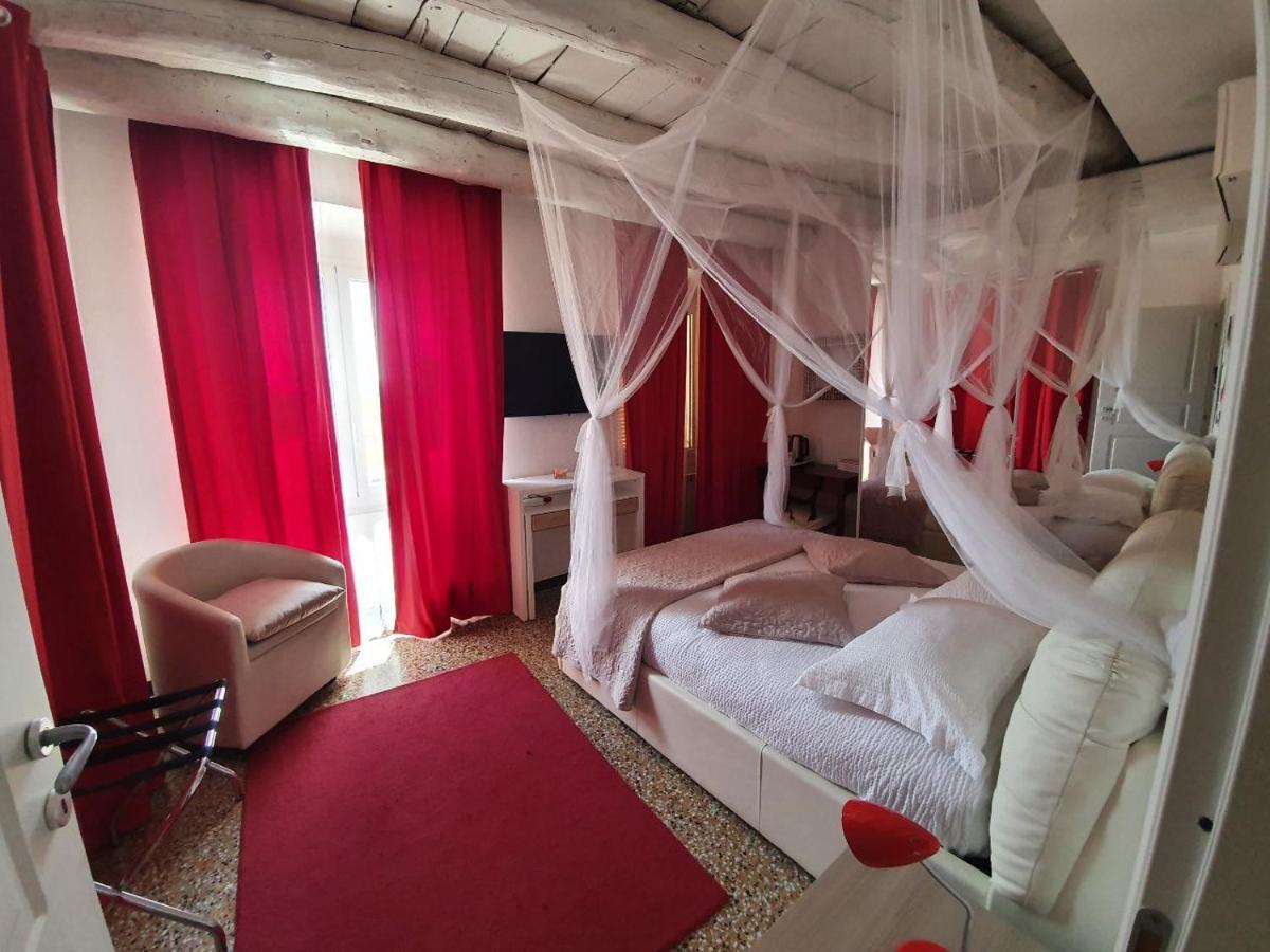 Varazze Suite Sauna E Hammam Buitenkant foto