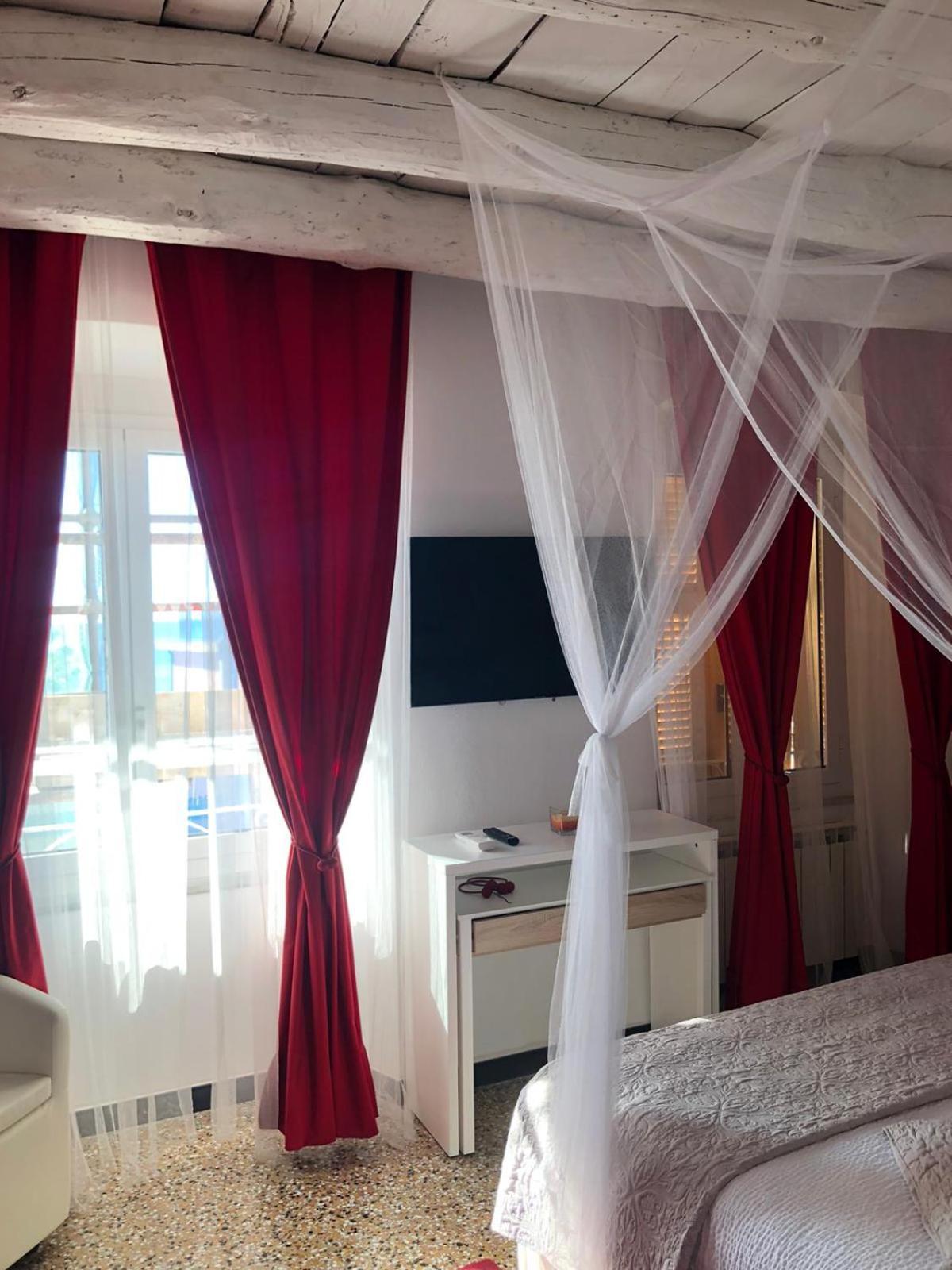 Varazze Suite Sauna E Hammam Buitenkant foto