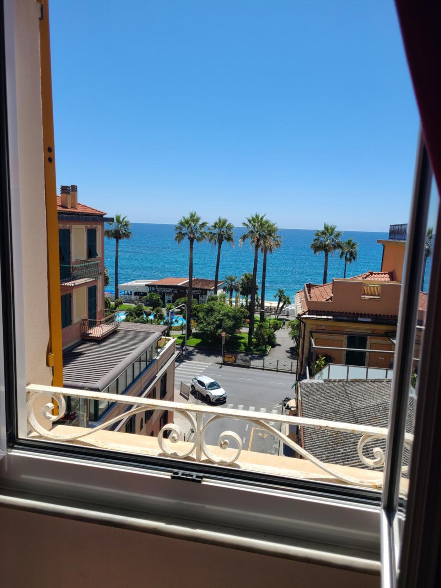 Varazze Suite Sauna E Hammam Buitenkant foto